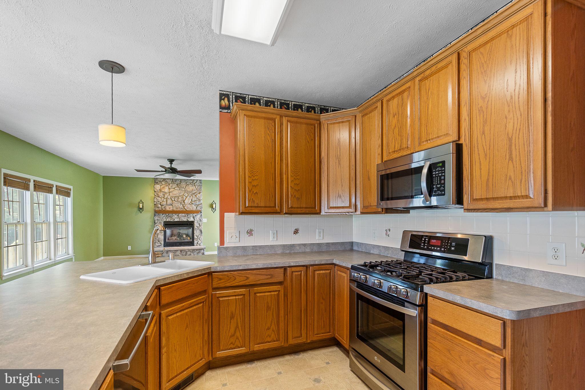 2703 SCHUMANN STREET