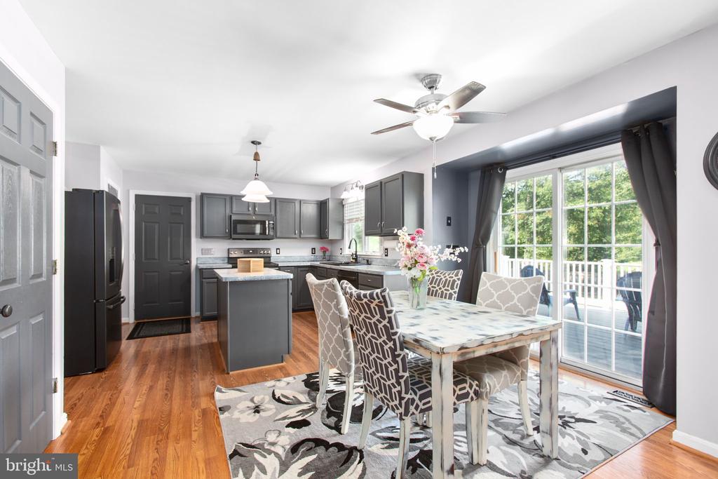 10805 MEADOWLARK LANE