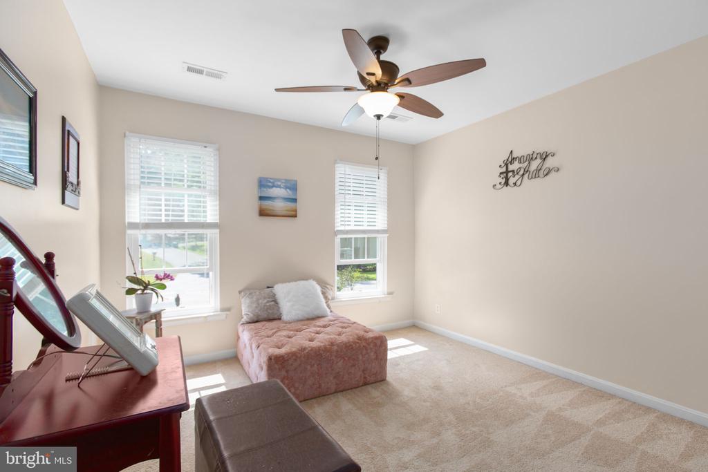 10805 MEADOWLARK LANE