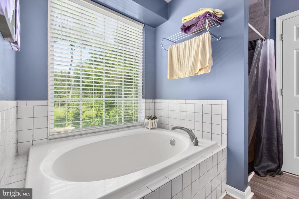10805 MEADOWLARK LANE