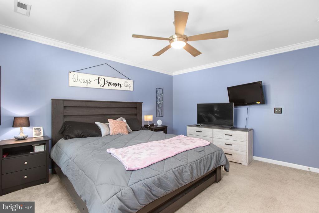 10805 MEADOWLARK LANE