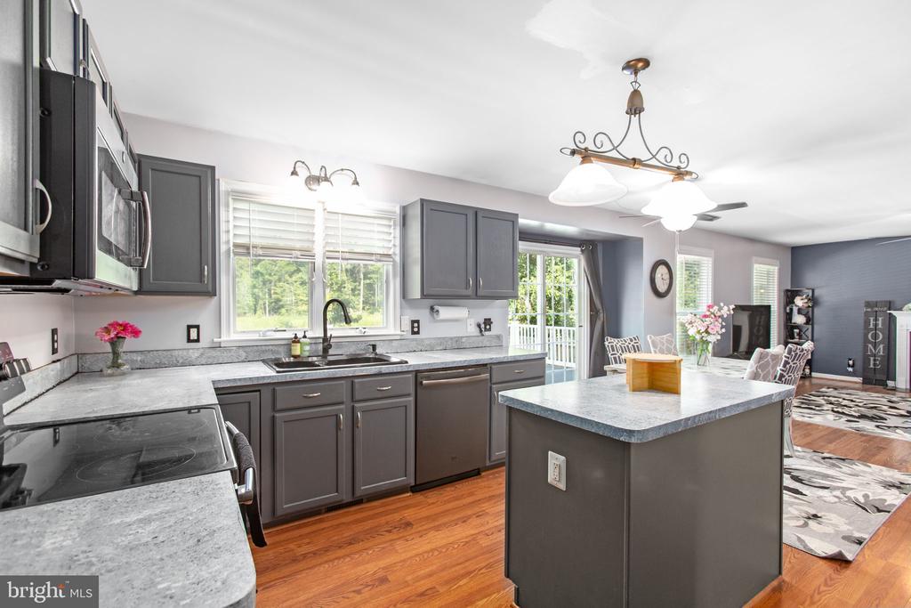 10805 MEADOWLARK LANE