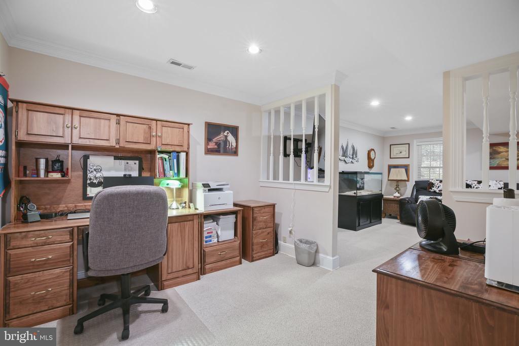 9916 ALTAMONT CIRCLE