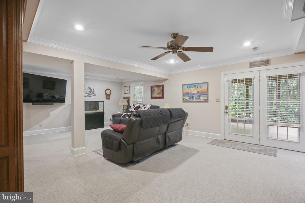 9916 ALTAMONT CIRCLE