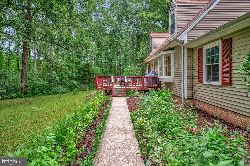 8515 BERKELEY FARMS LANE