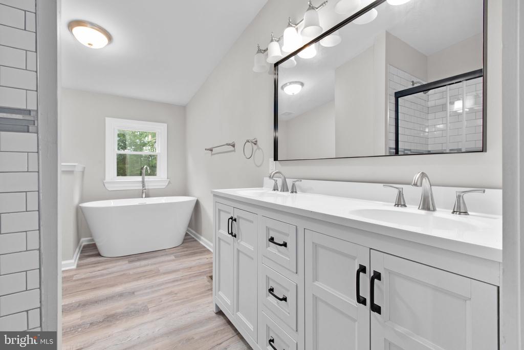 10337 BEAVER LANE