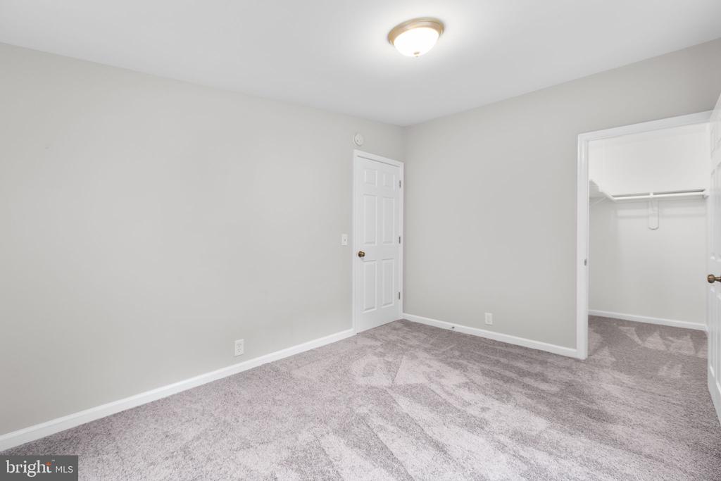 10337 BEAVER LANE