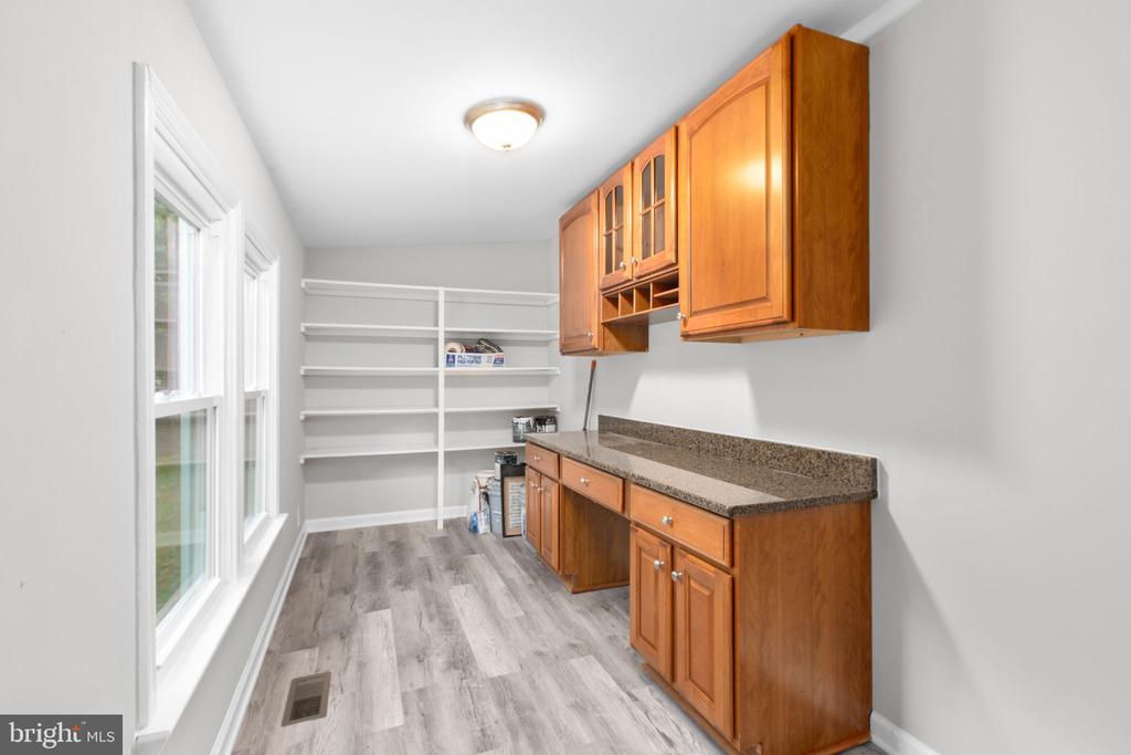10337 BEAVER LANE