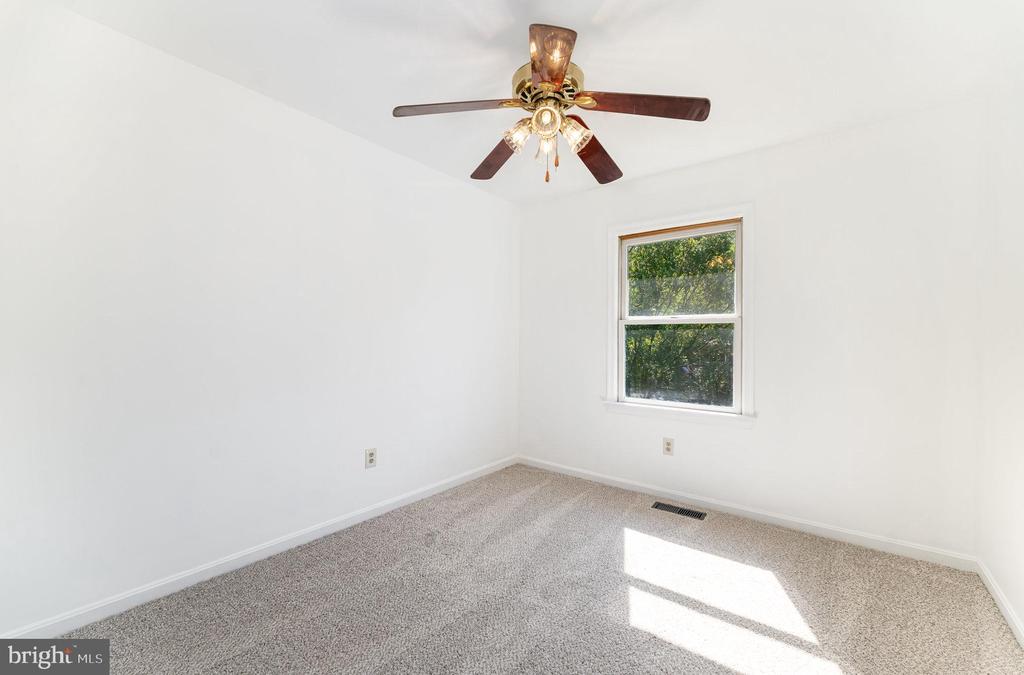5813 QUEENS MILL CIRCLE