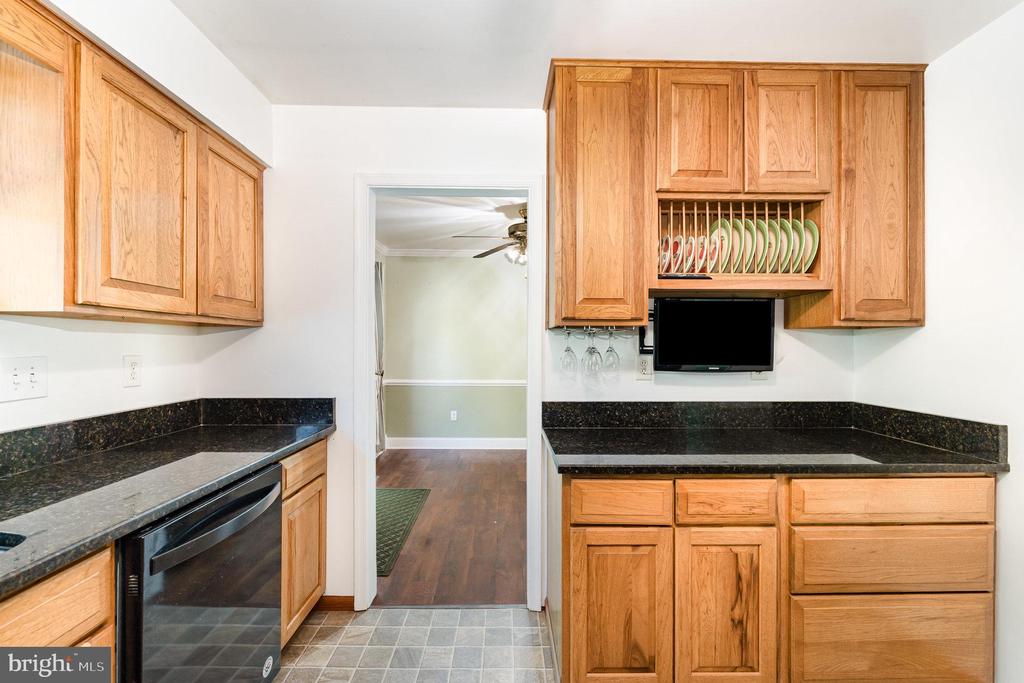 5813 QUEENS MILL CIRCLE