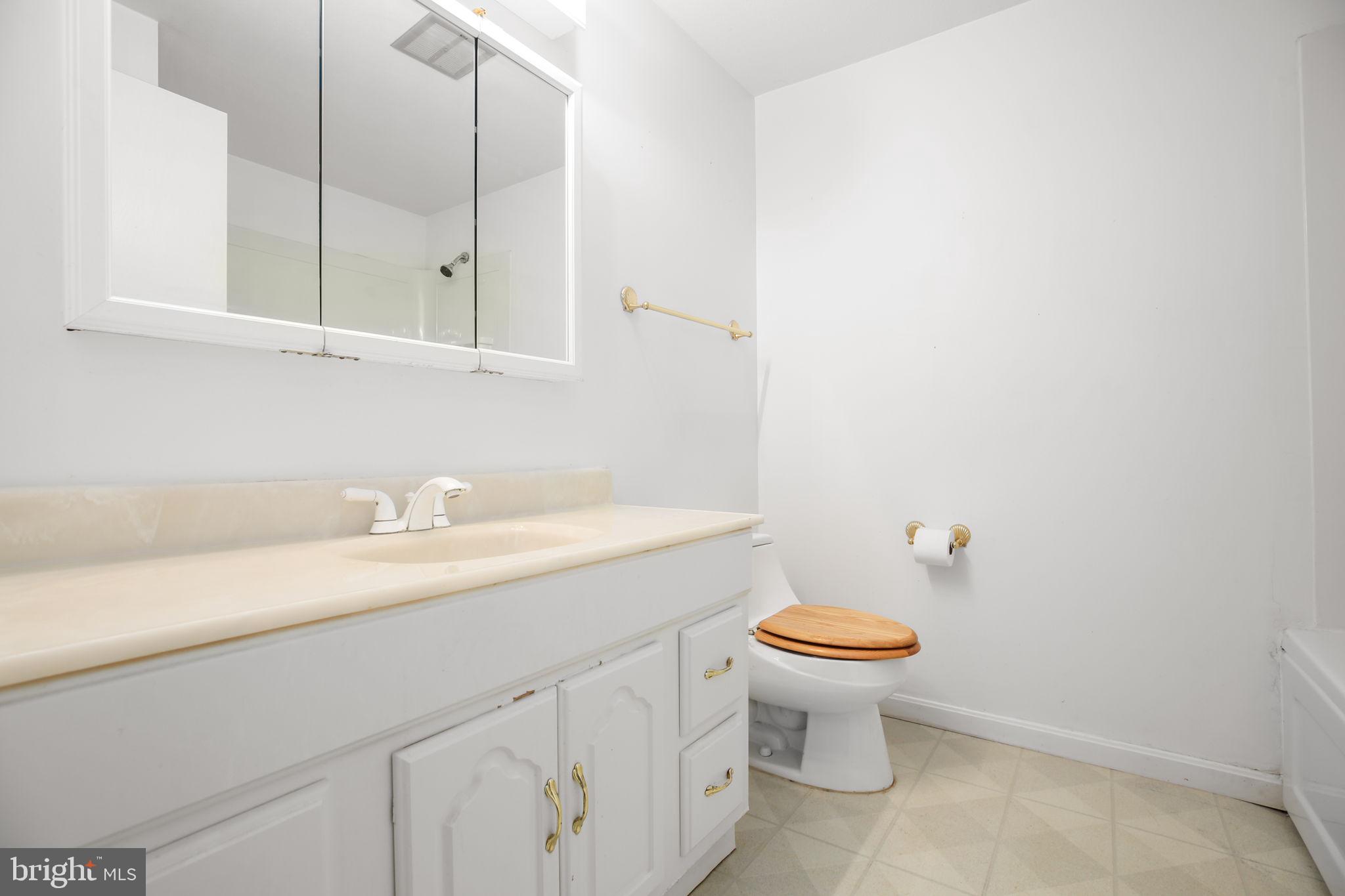 5068 MACNAMARA DRIVE