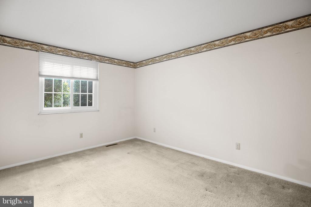 5068 MACNAMARA DRIVE