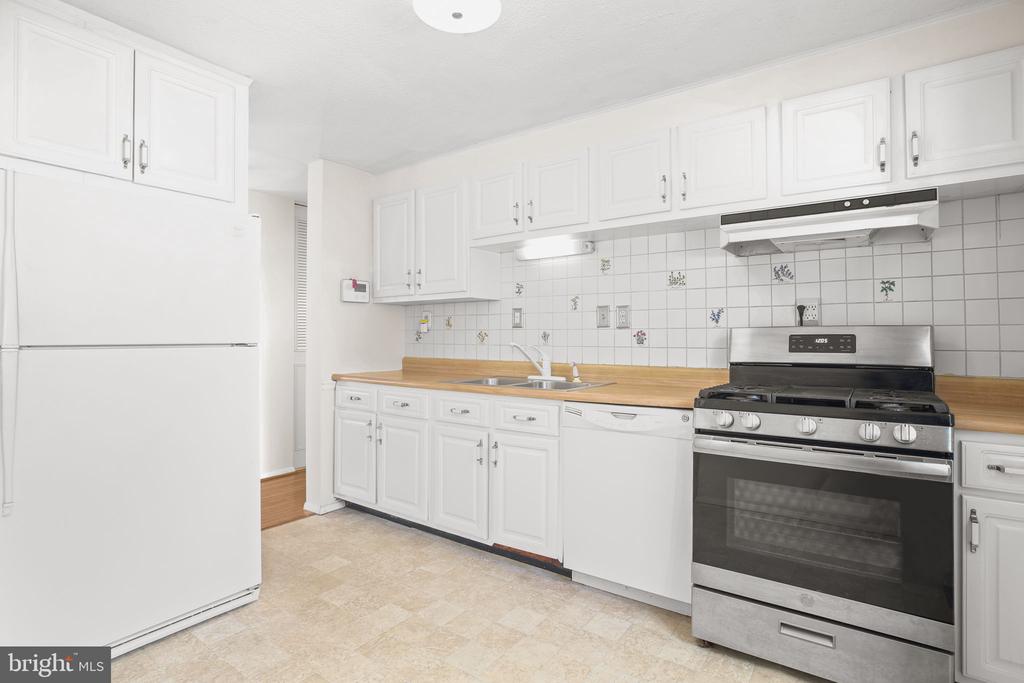 5068 MACNAMARA DRIVE