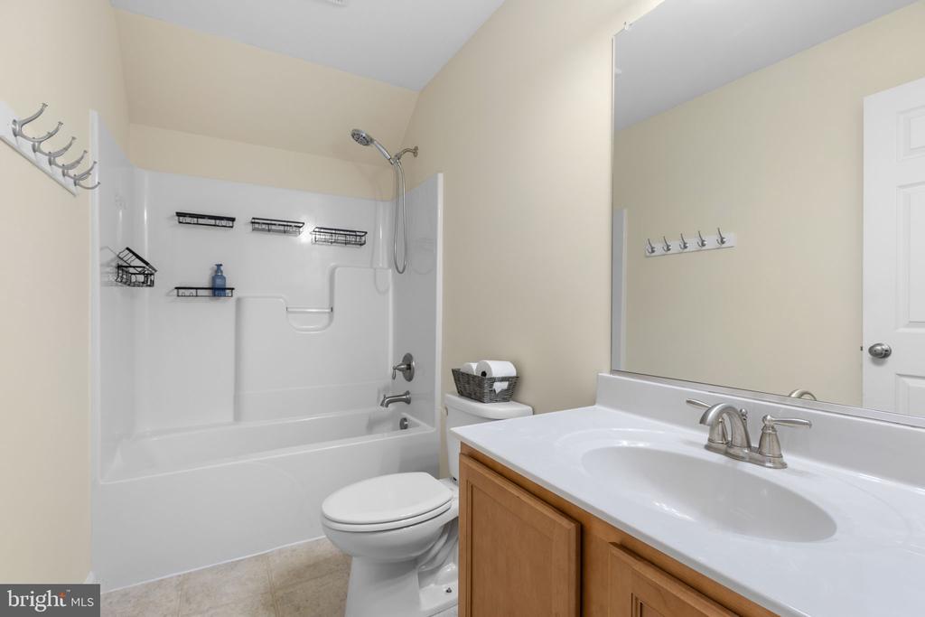 10903 THIEL COURT