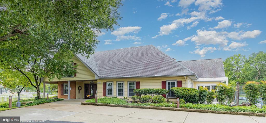 11239 STONE MILL COURT