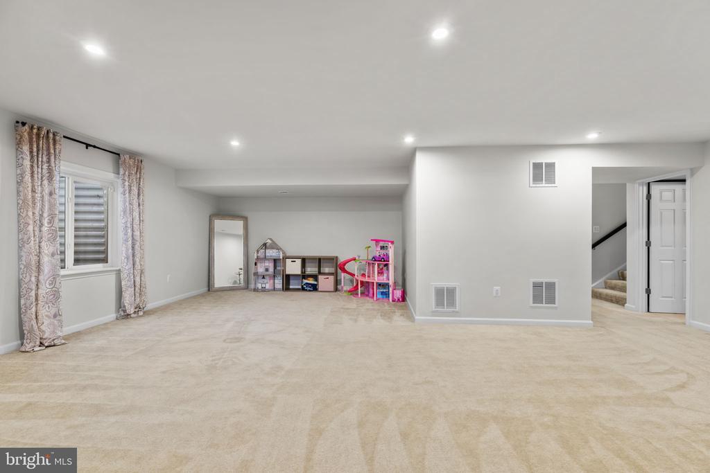 7613 LANGPORT DRIVE