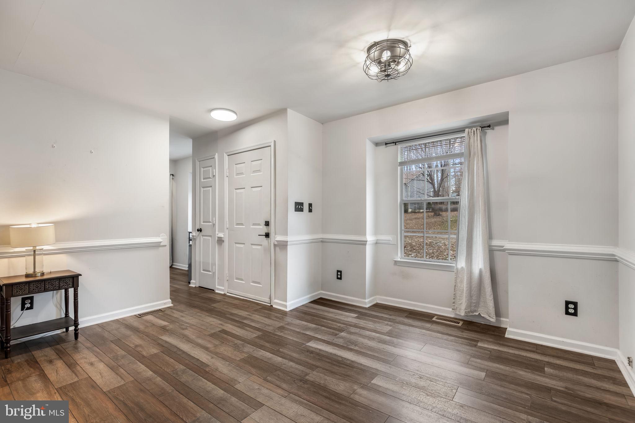 10907 CRESTWOOD DRIVE