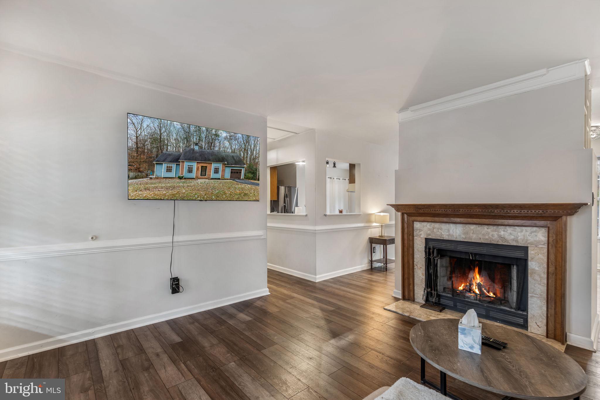 10907 CRESTWOOD DRIVE