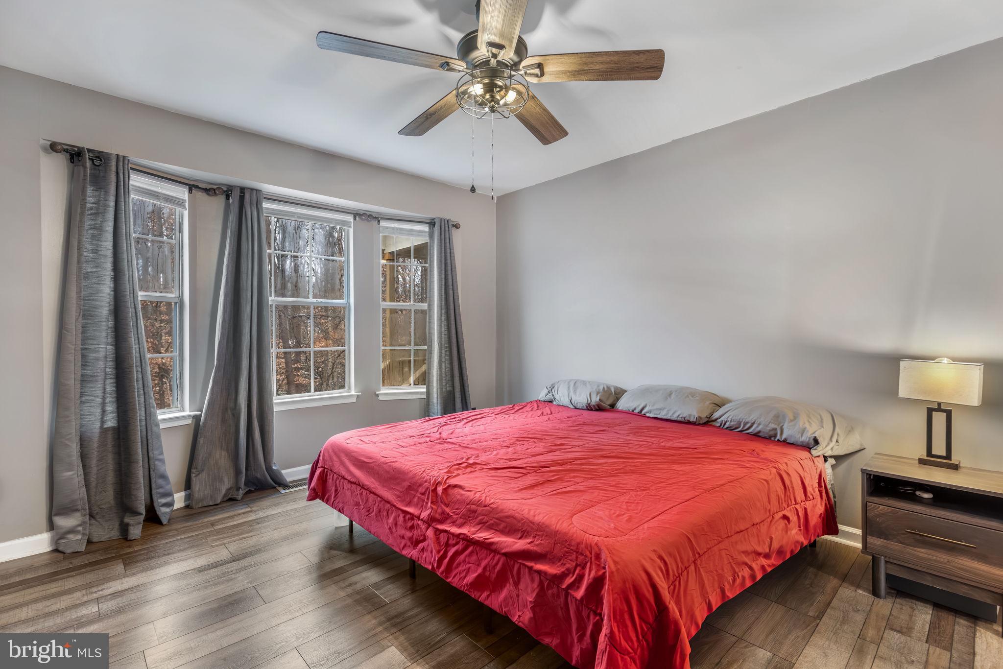 10907 CRESTWOOD DRIVE