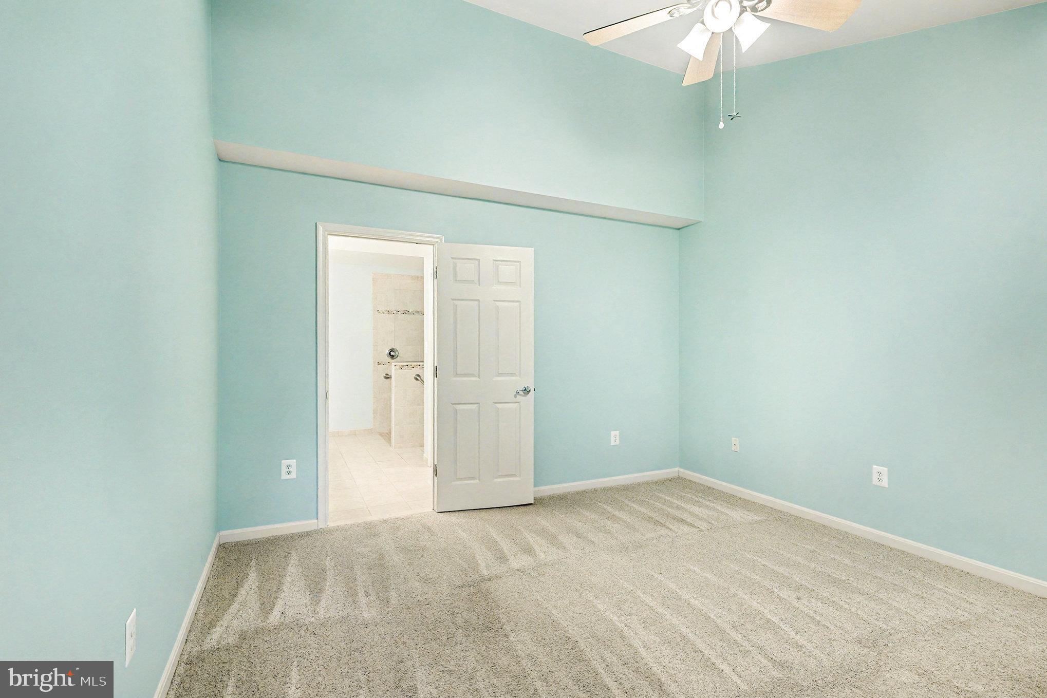 11604 HAMPSHIRE COURT