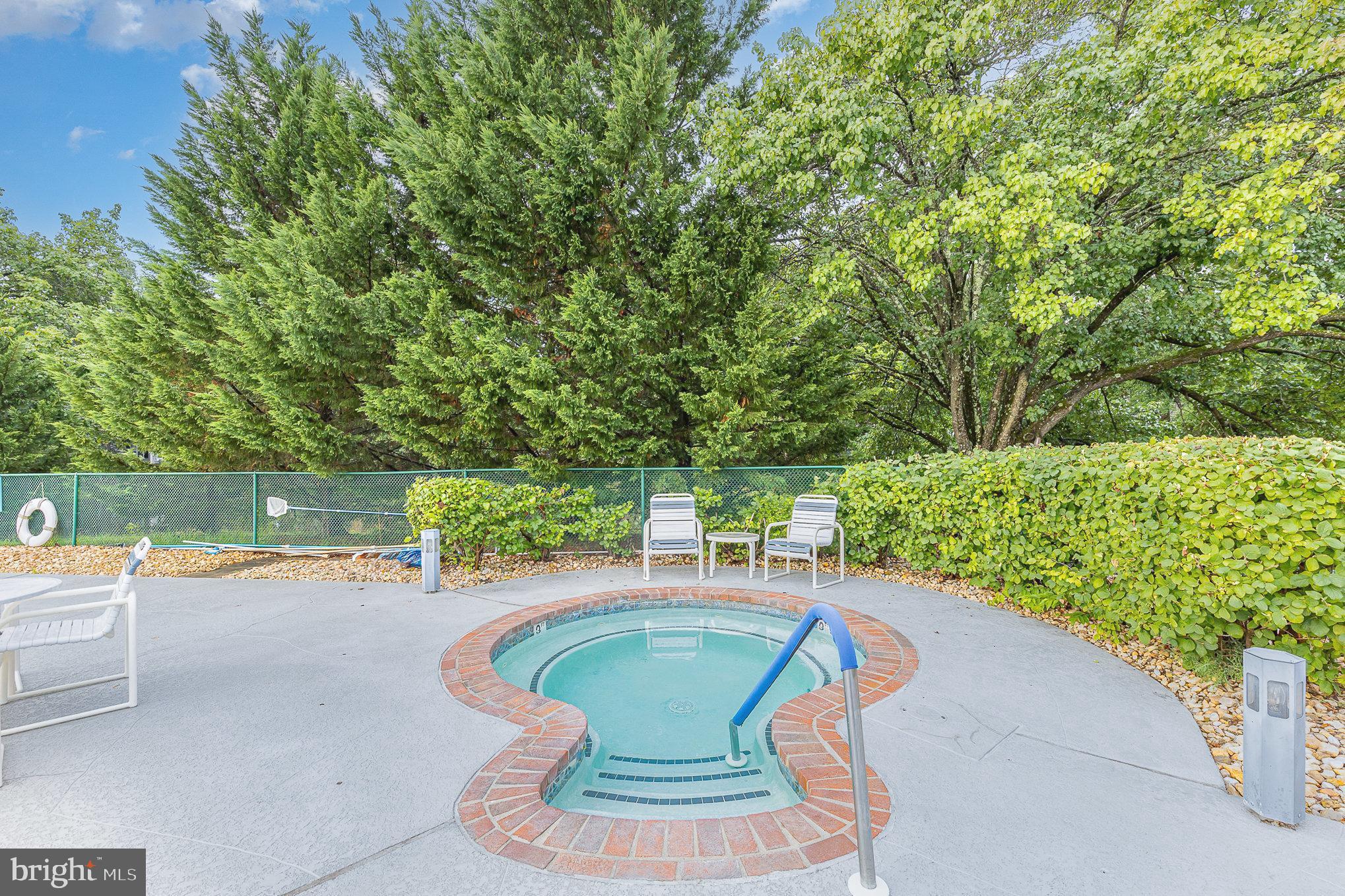 11604 HAMPSHIRE COURT