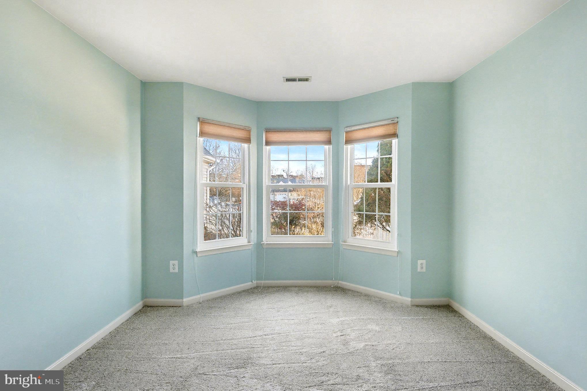 11604 HAMPSHIRE COURT