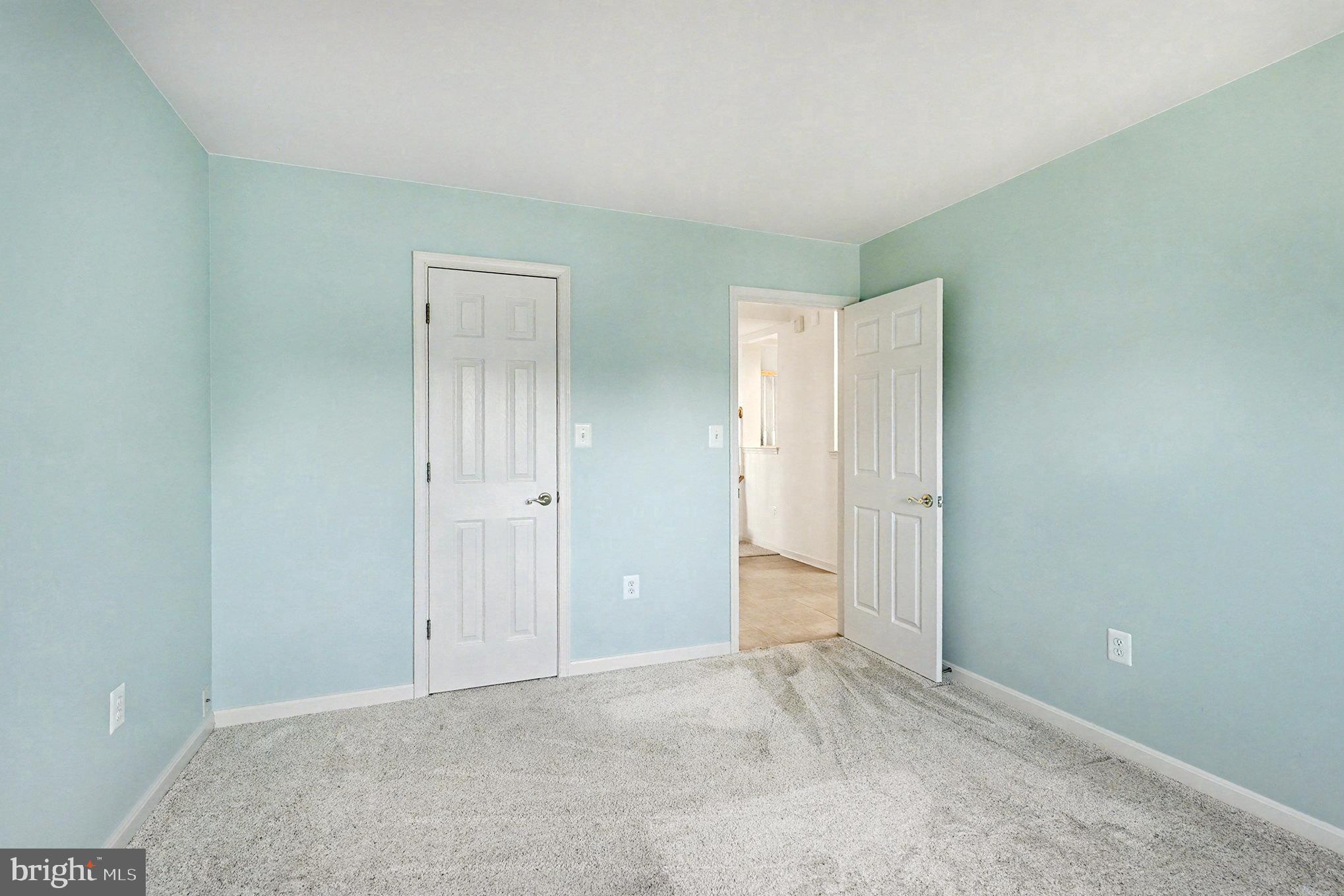 11604 HAMPSHIRE COURT