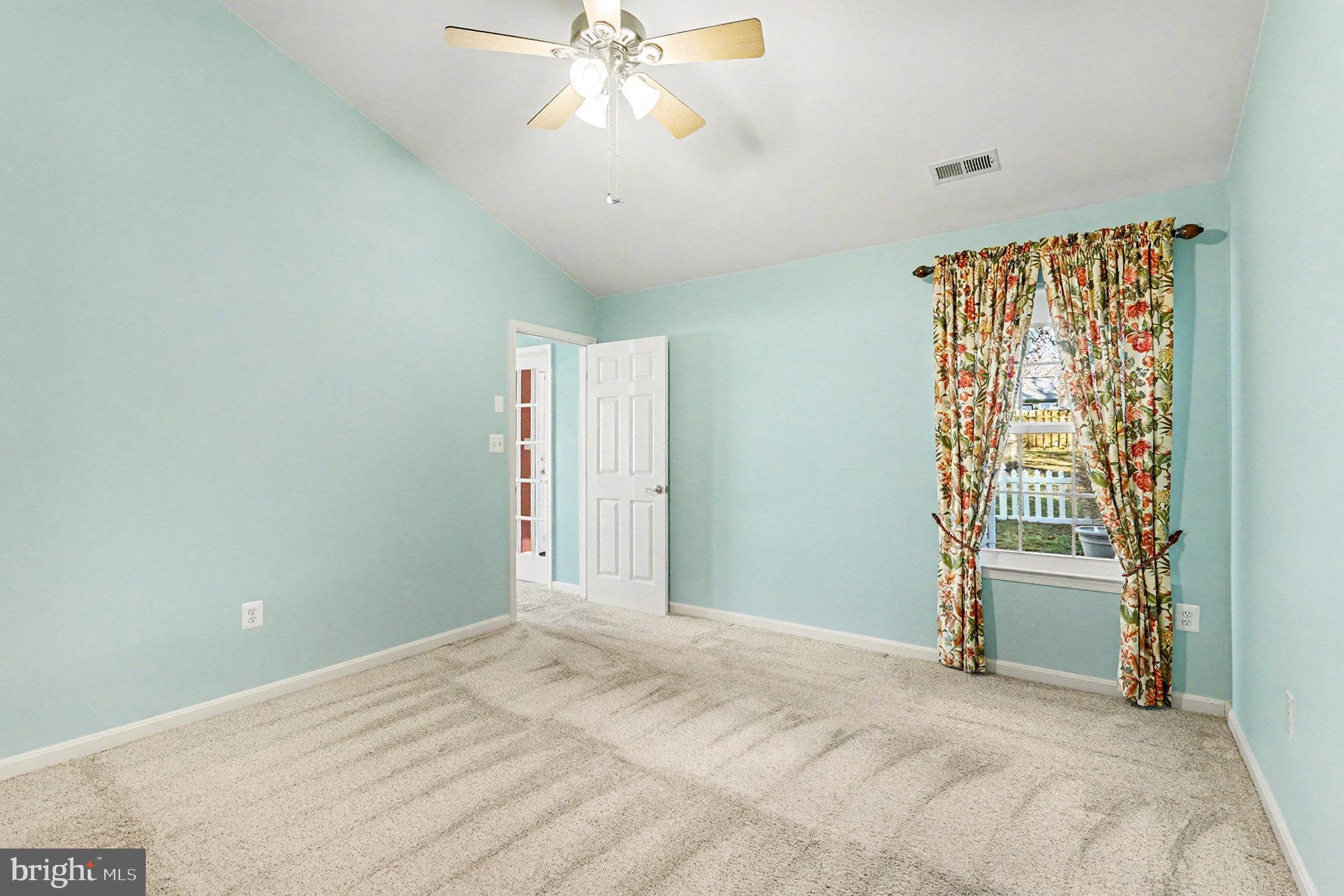 11604 HAMPSHIRE COURT