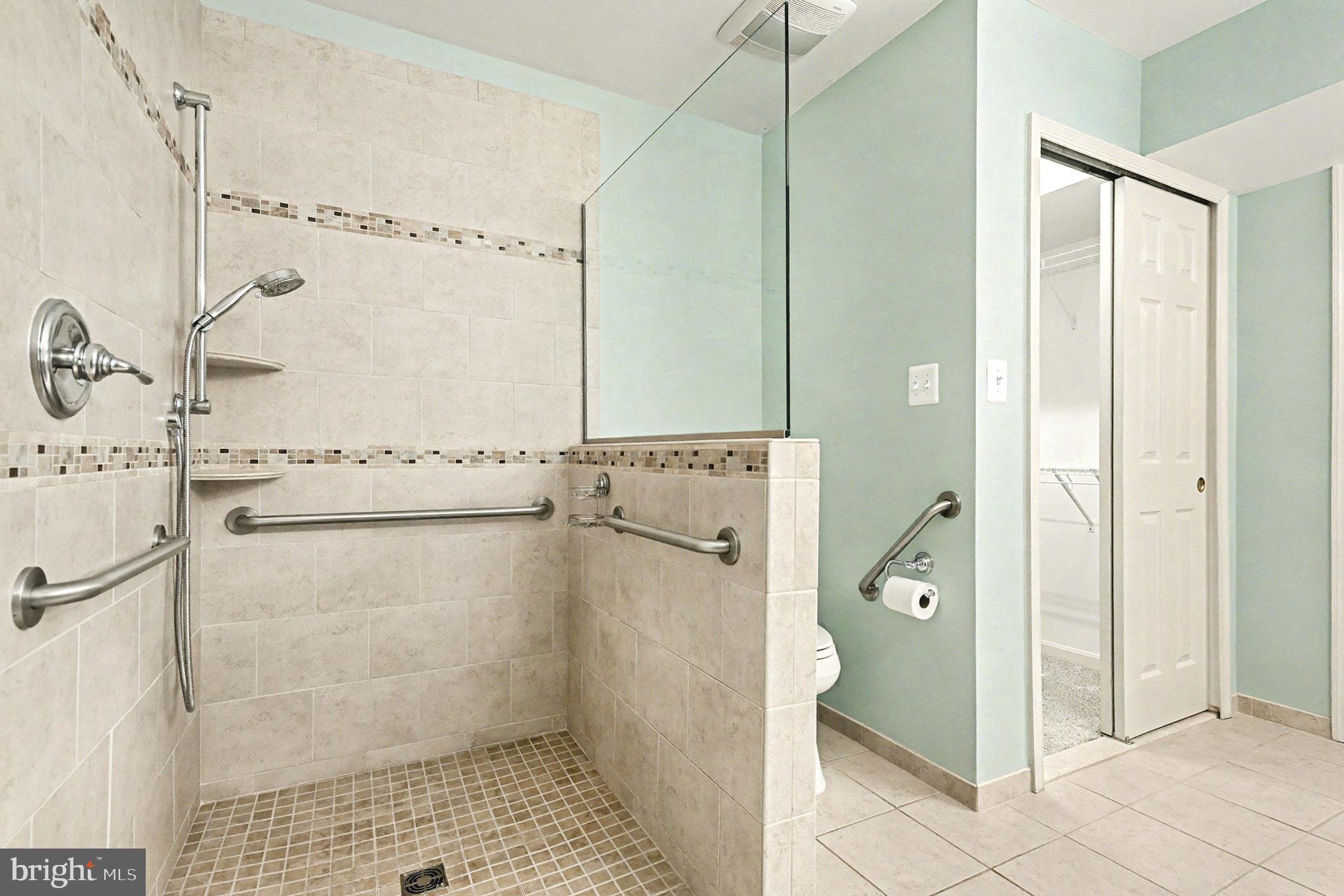 11604 HAMPSHIRE COURT