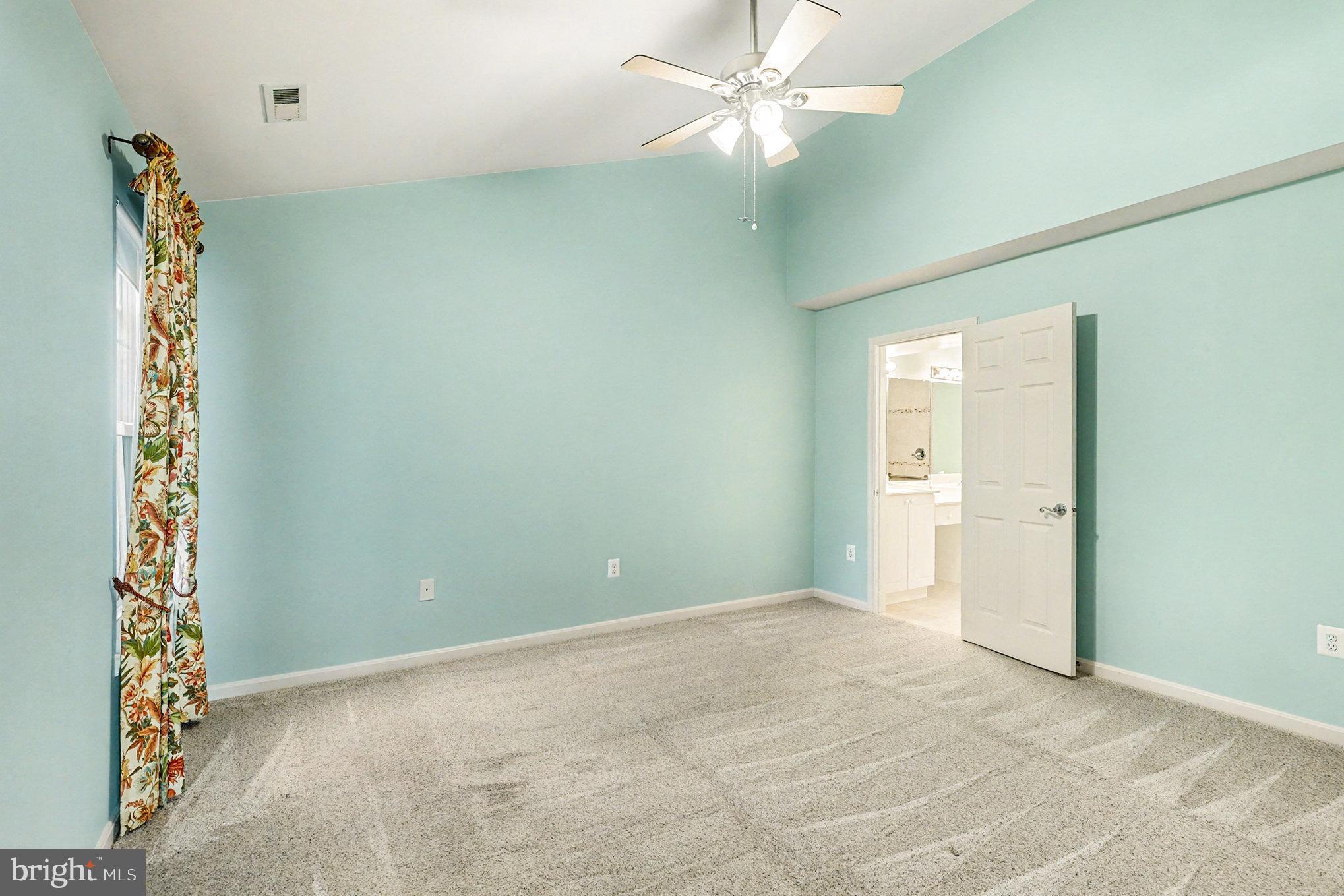 11604 HAMPSHIRE COURT