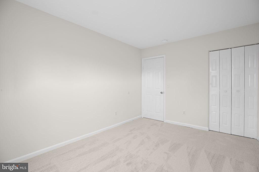 10715 GRETA LYNN COURT
