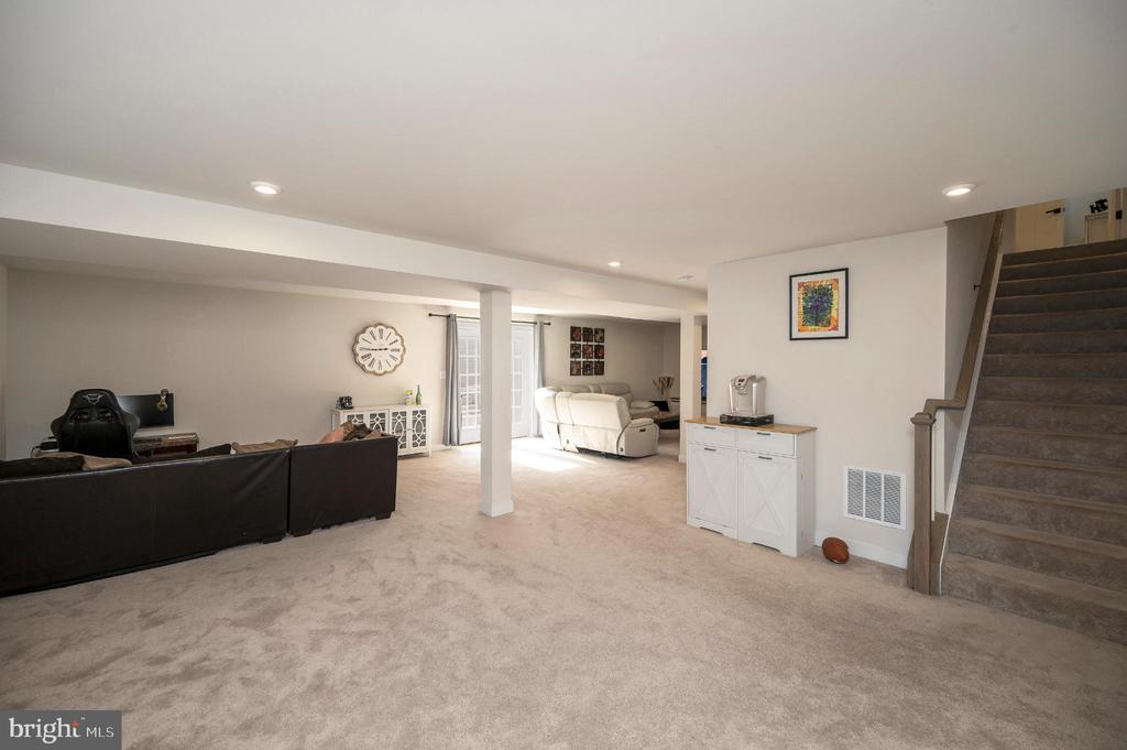 5432 HOLLEY OAK LANE