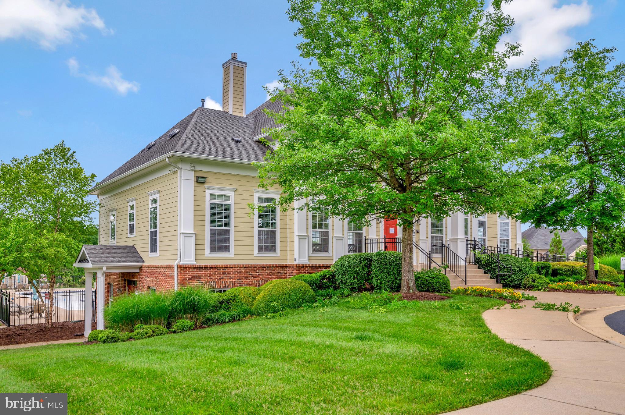 5432 HOLLEY OAK LANE