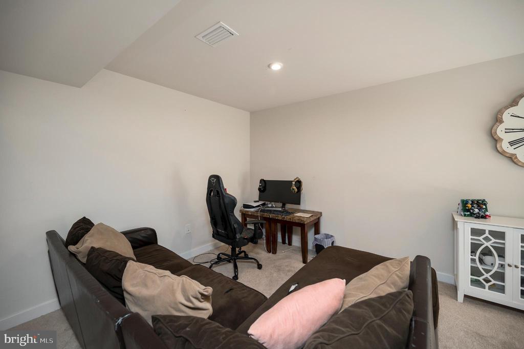 5432 HOLLEY OAK LANE