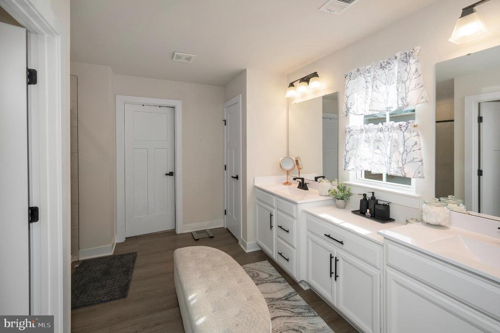 5432 HOLLEY OAK LANE