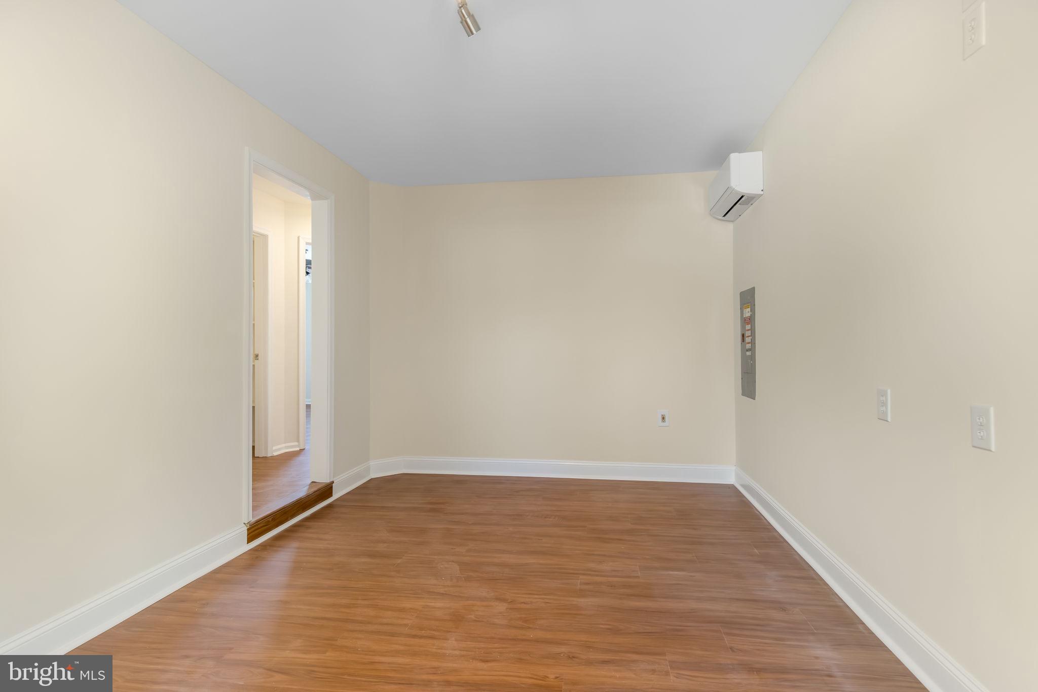 5303 BRIARBEND COURT