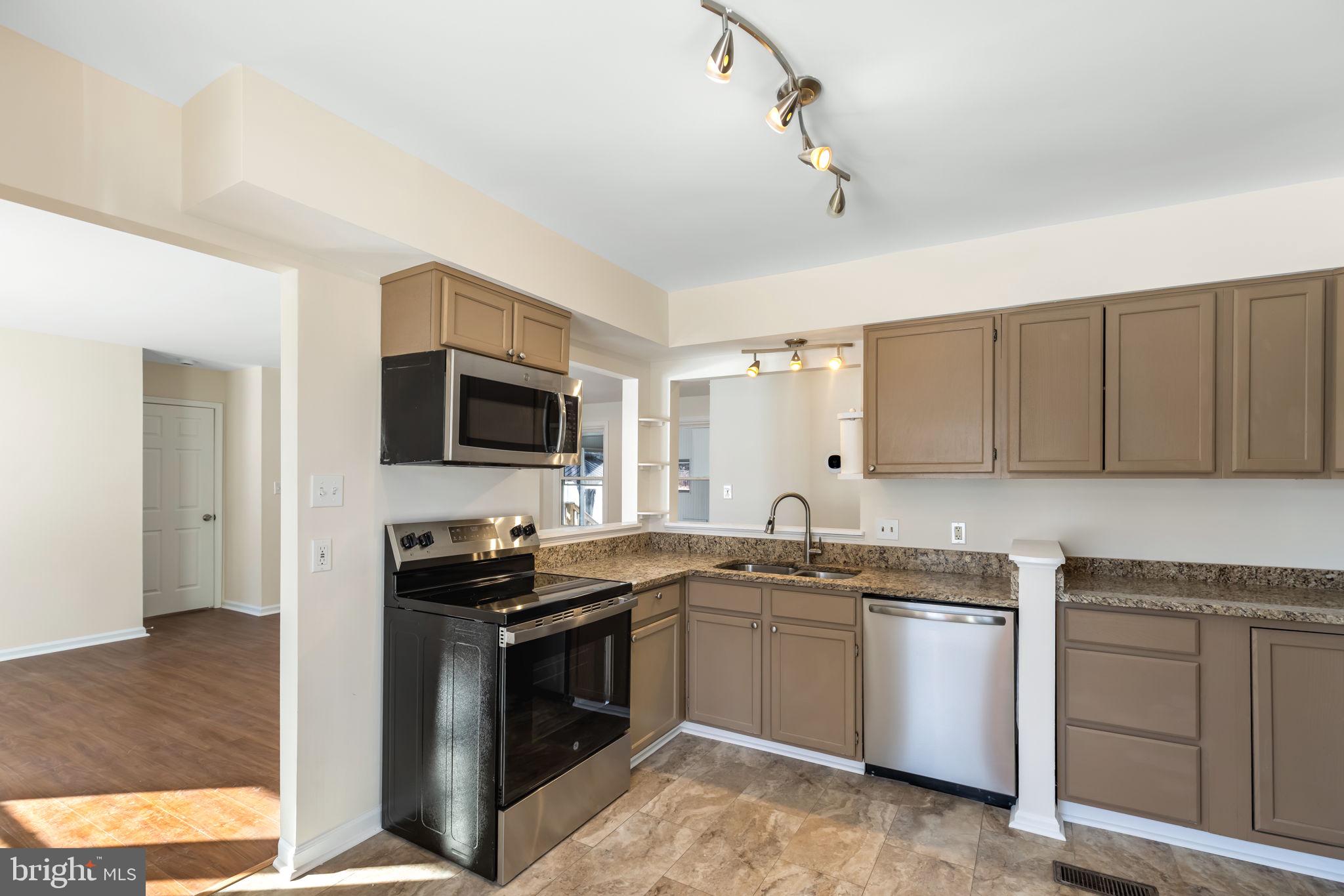 5303 BRIARBEND COURT