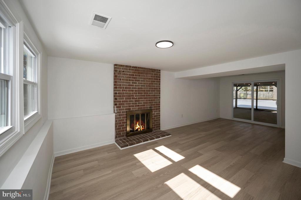 3517 WAVERLY DRIVE