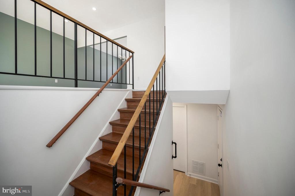 3517 WAVERLY DRIVE