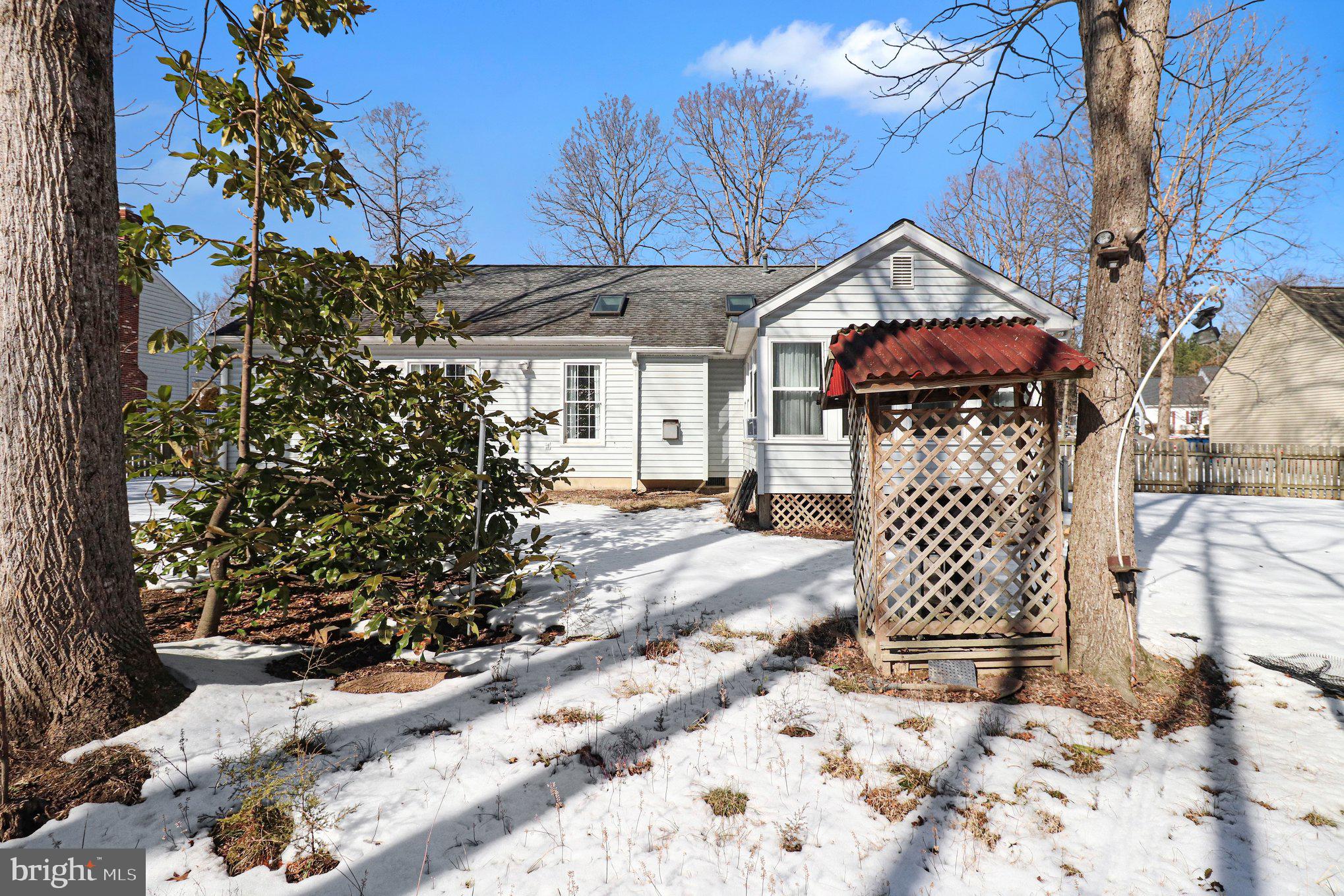 5220 LEAVELLS CROSSING DRIVE