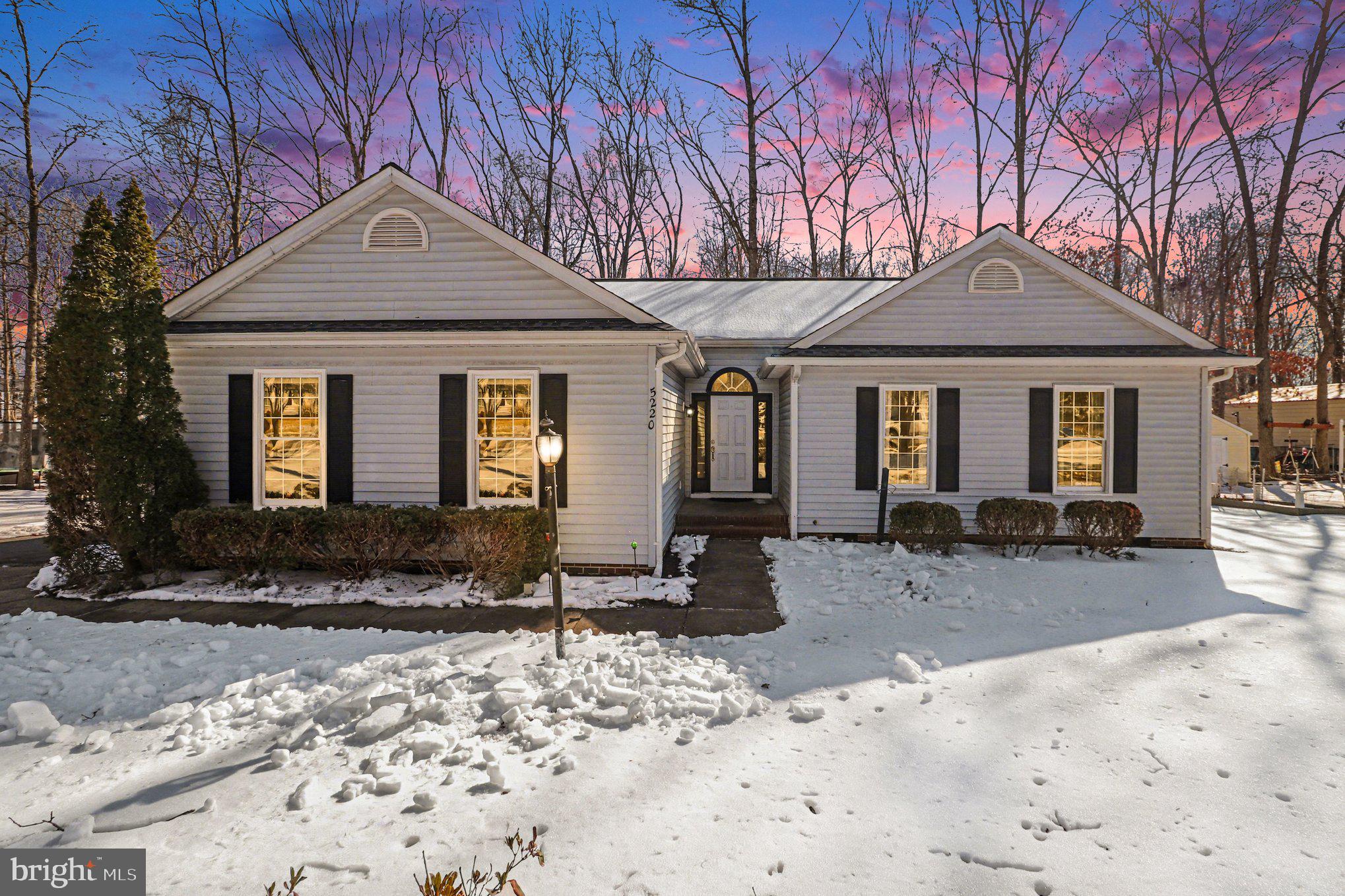 5220 LEAVELLS CROSSING DRIVE