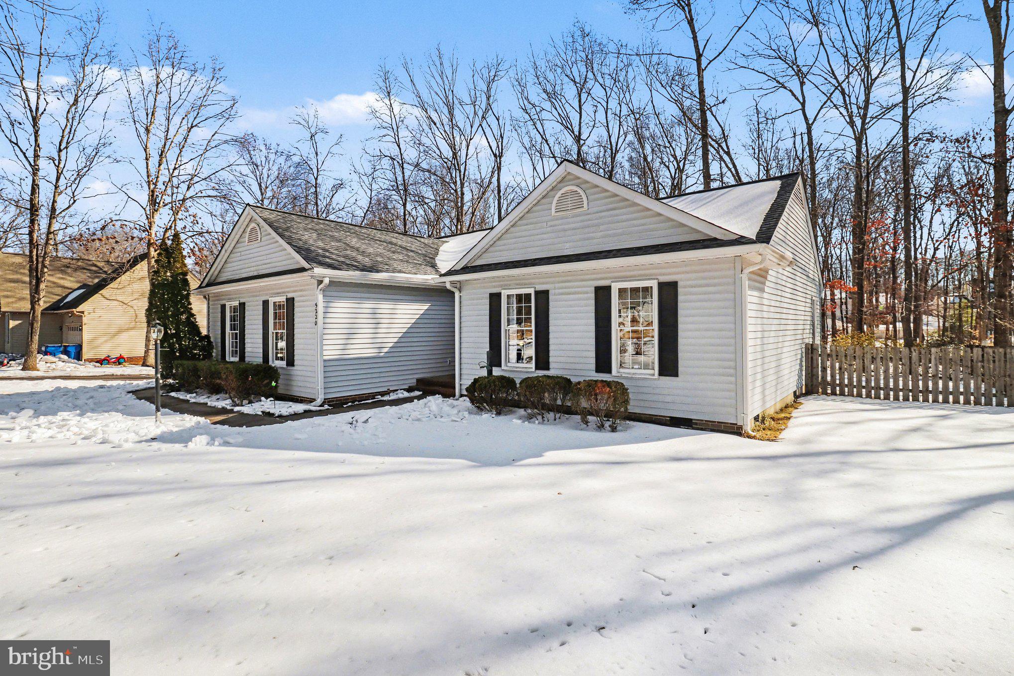 5220 LEAVELLS CROSSING DRIVE