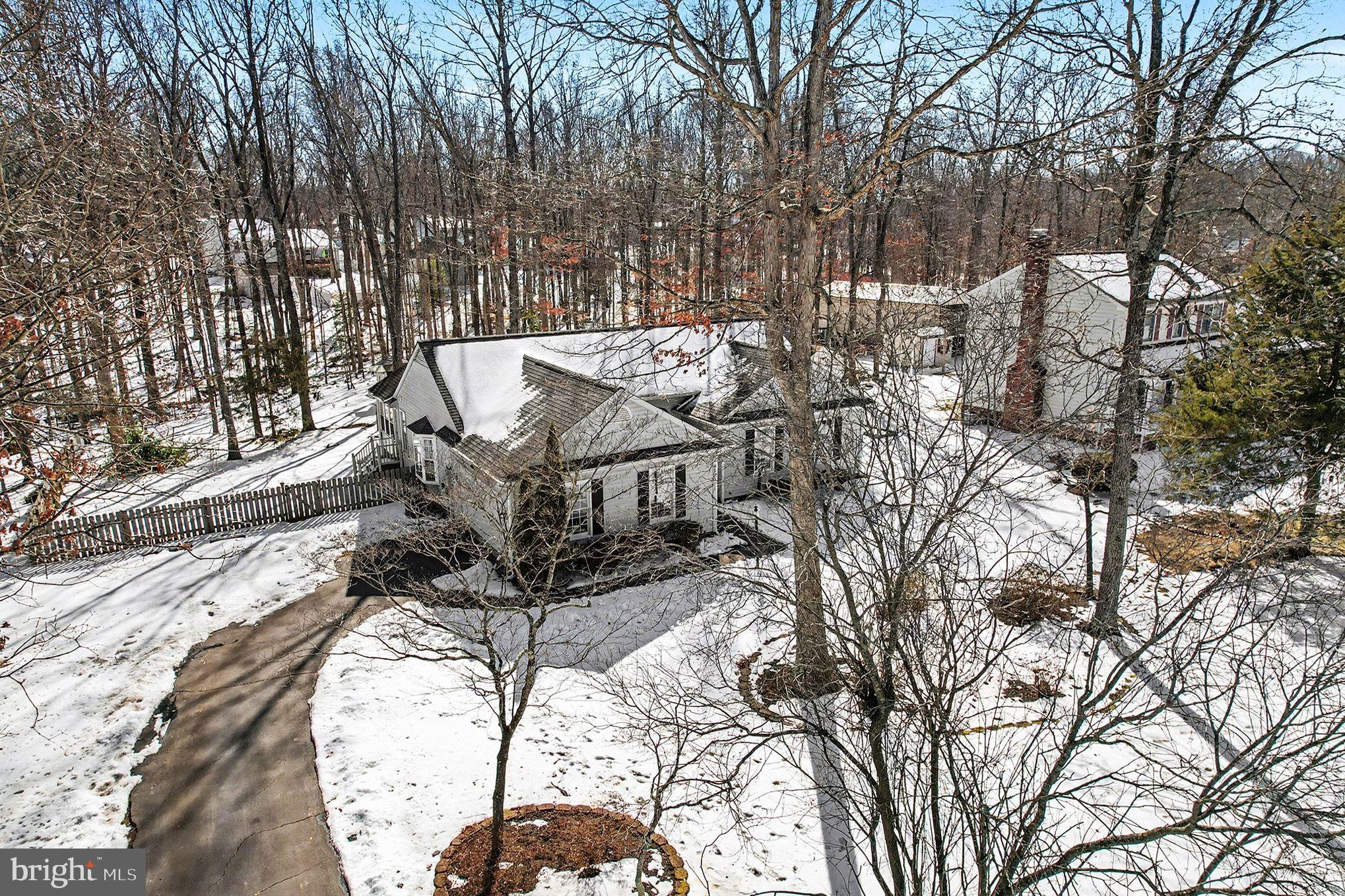 5220 LEAVELLS CROSSING DRIVE