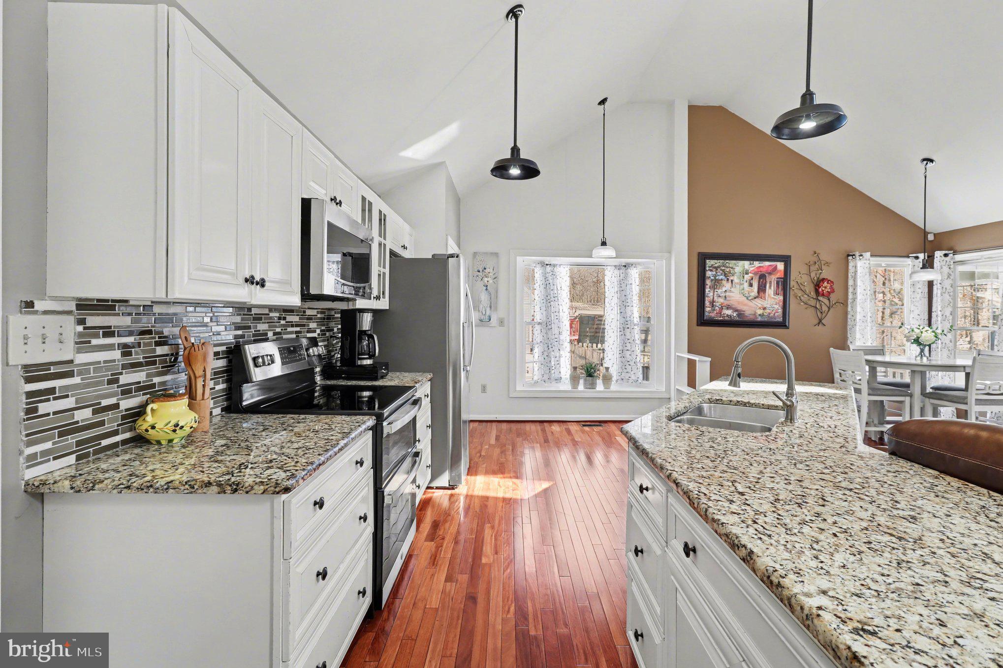 5220 LEAVELLS CROSSING DRIVE