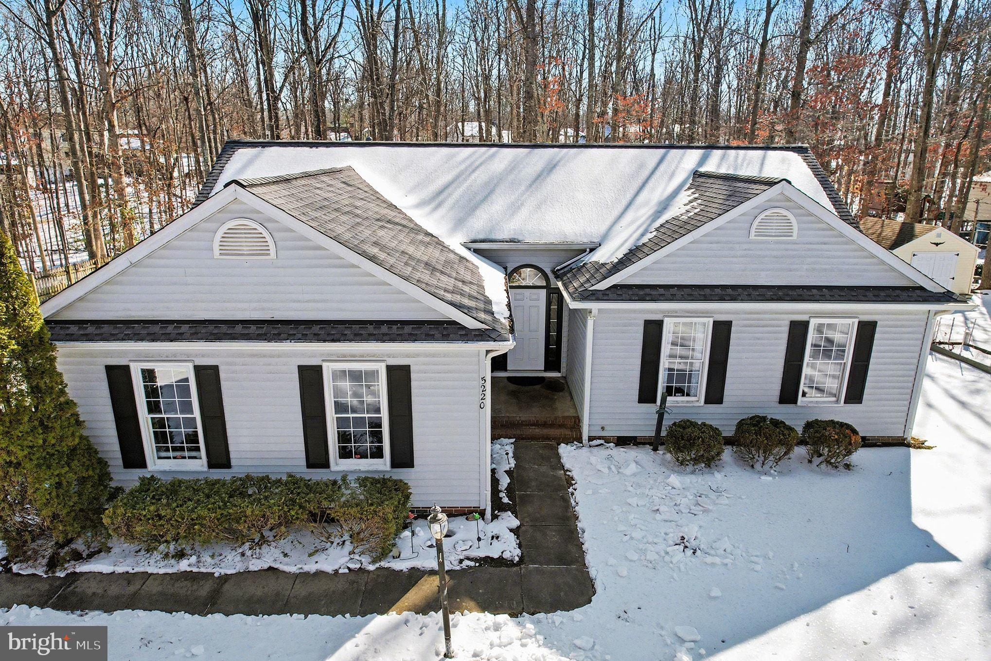 5220 LEAVELLS CROSSING DRIVE