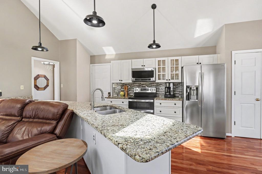 5220 LEAVELLS CROSSING DRIVE