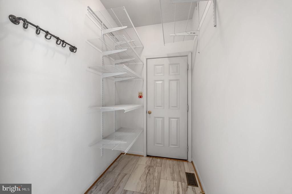 4318 BRIDLEPATH COURT