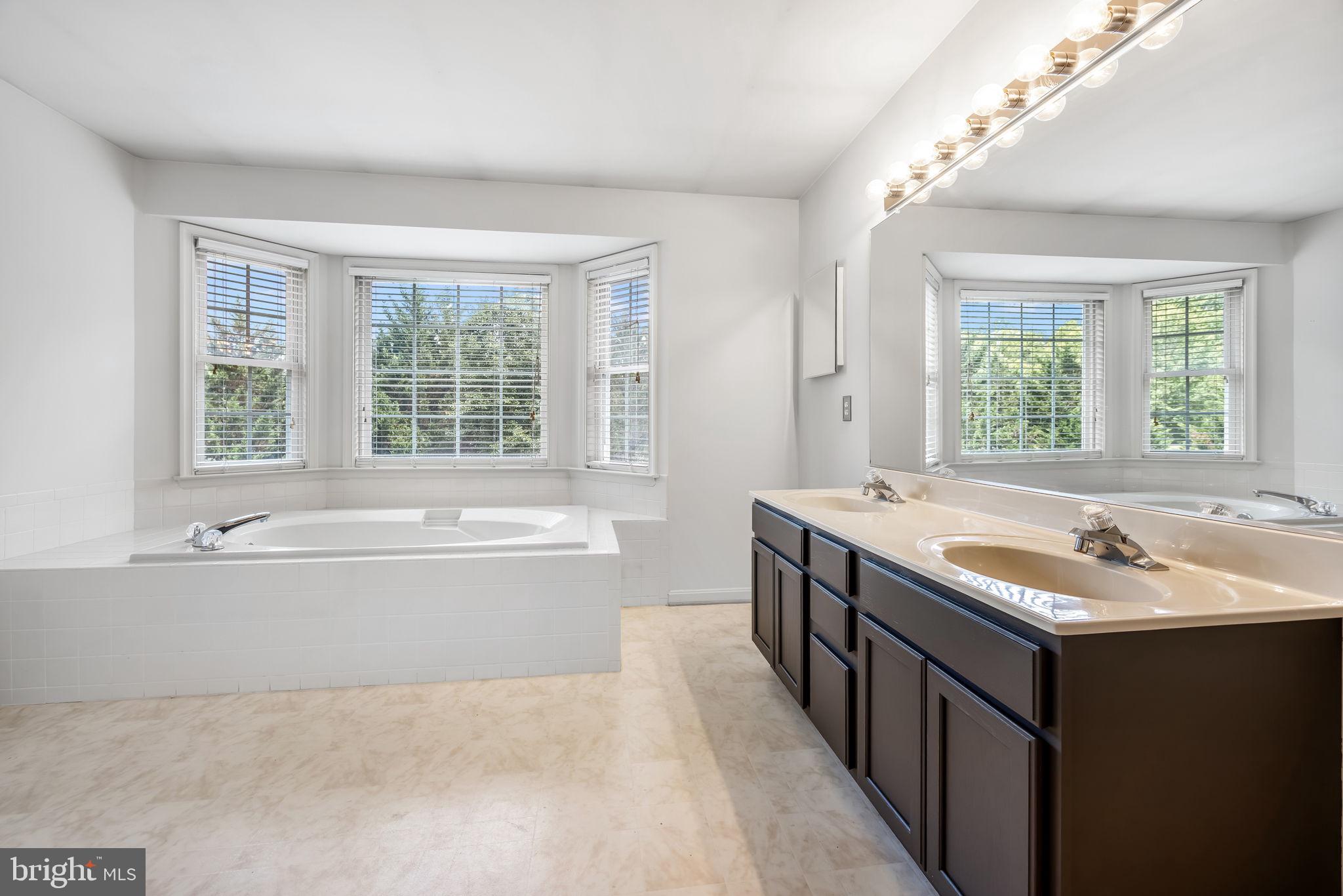 4318 BRIDLEPATH COURT