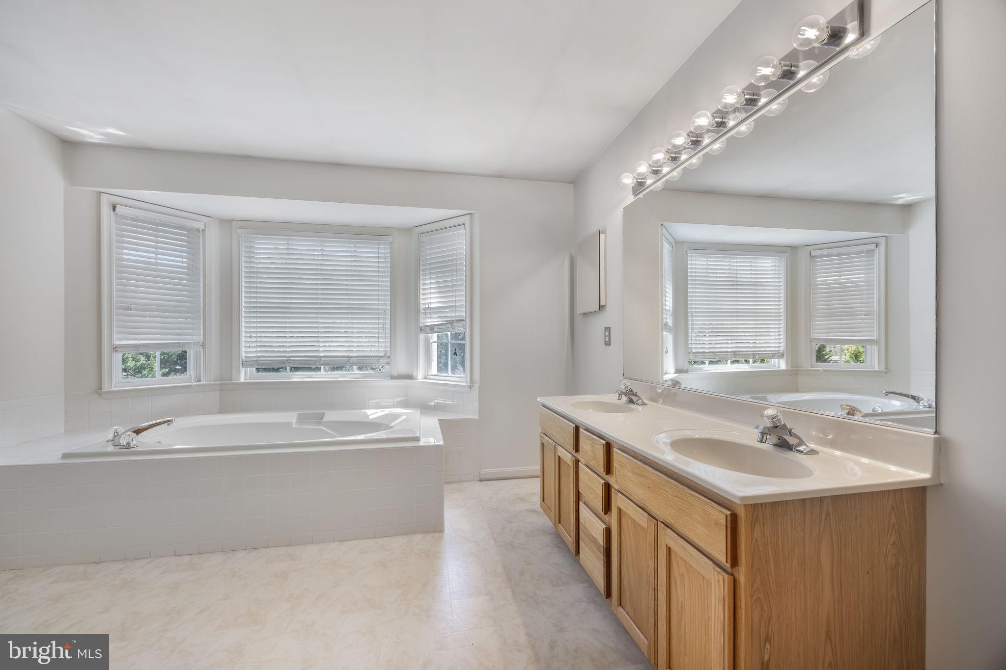 4318 BRIDLEPATH COURT