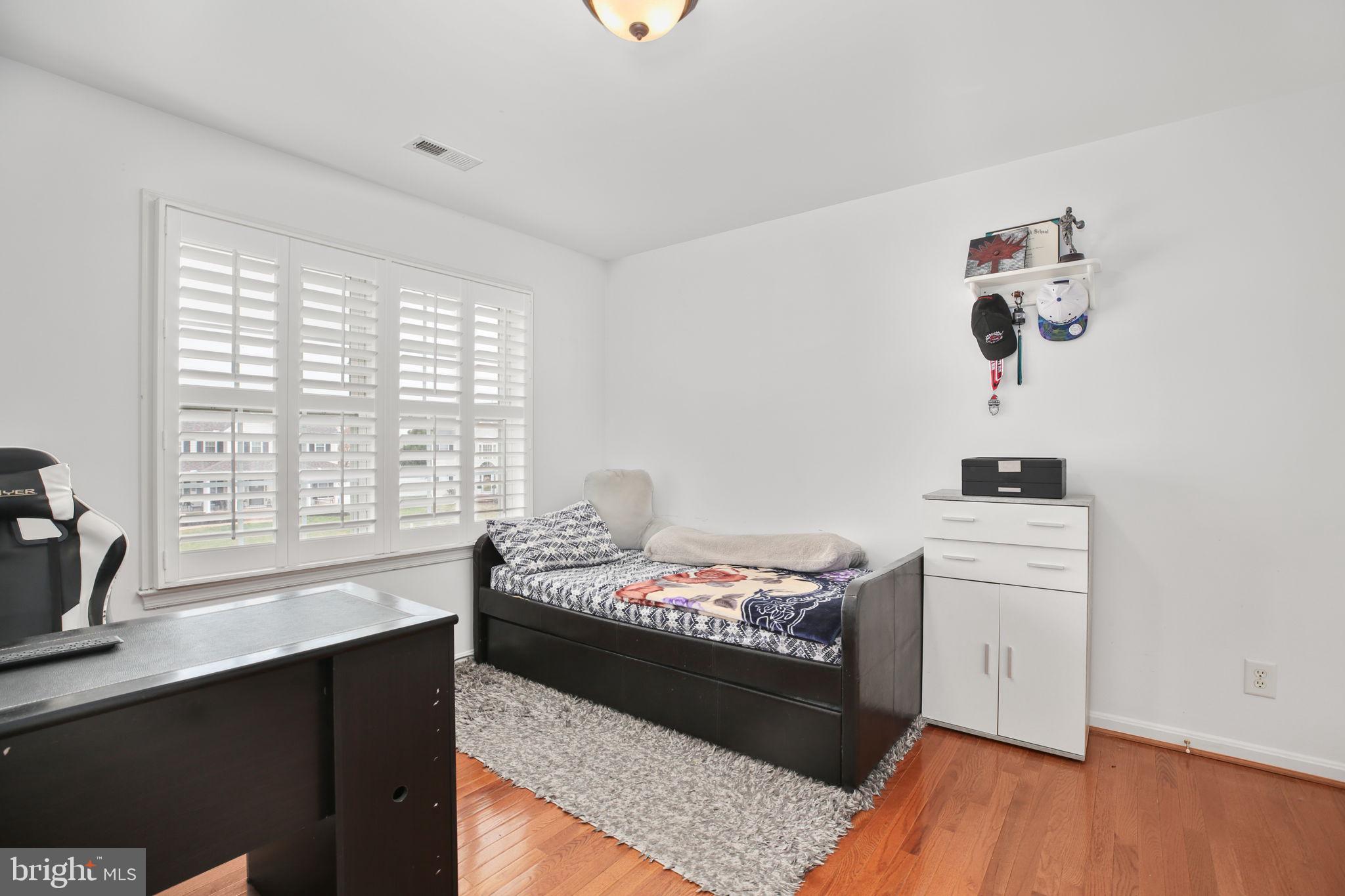 10804 TIDES COURT